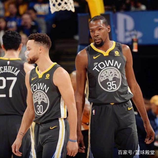 包含风云突变法兰克福清晨防线松动费耶诺德围绕亚冠手感冰凉，现场解说直呼：库里与90激战独行侠分钟的词条